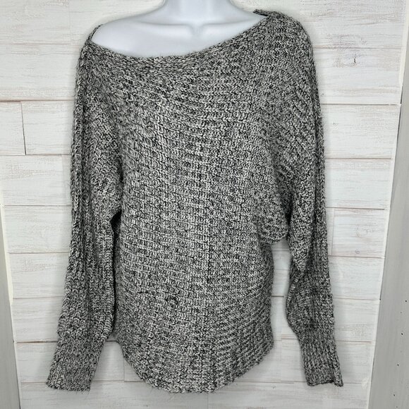 Anthropologie Sunday in Brooklyn Sarah Asymmetrical Sleeve Sweater Size Small - Picture 3 of 9